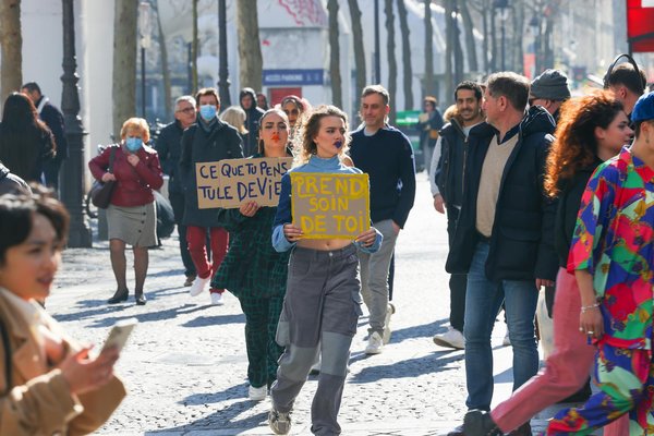 Plongée dans l'Univers des Matériaux de Graffiti : Du Vernis en Bombe aux Marqueurs Permanents
